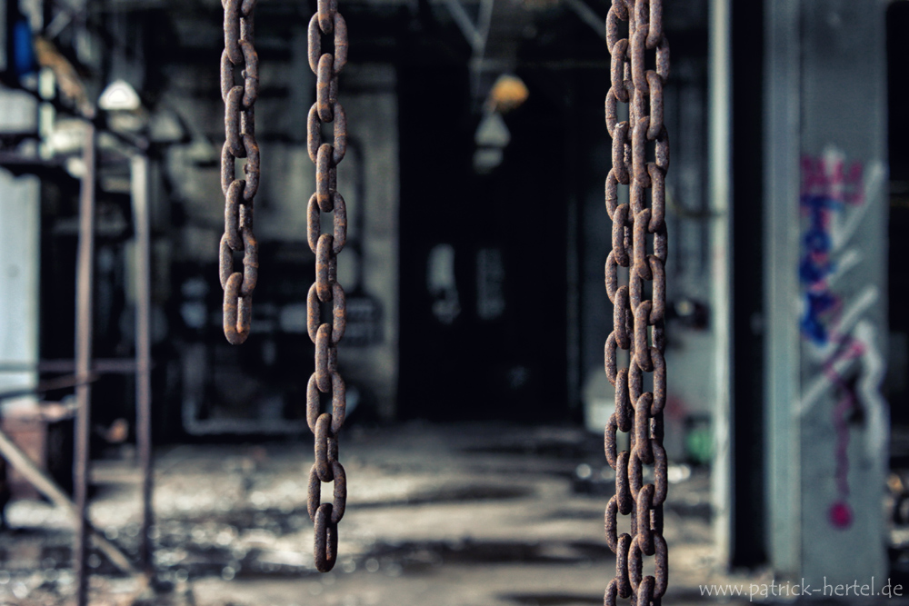 rusty-chains.jpg